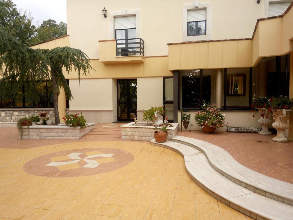 Hotel Al Querceto Tocco Caudio Экстерьер фото